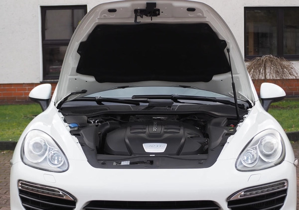 Porsche Cayenne cena 119000 przebieg: 205000, rok produkcji 2014 z Poręba małe 562